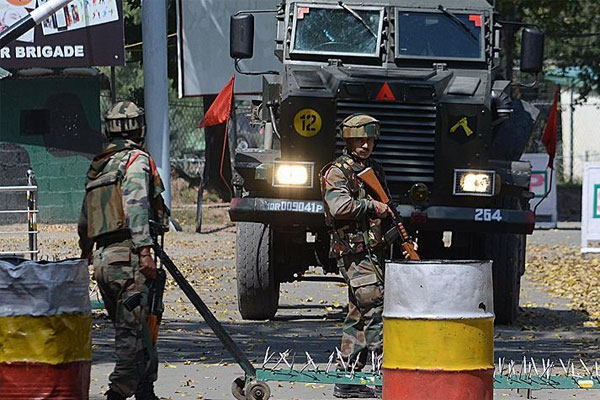 Cammu Keşmir'de çatışma: 4 ölü