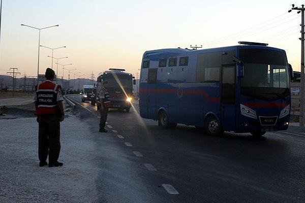 FETÖ tutukluları Edirne'den Tekirdağ'a nakledildi