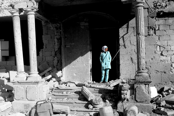 Halep'te ilaç fabrikası bombalandı