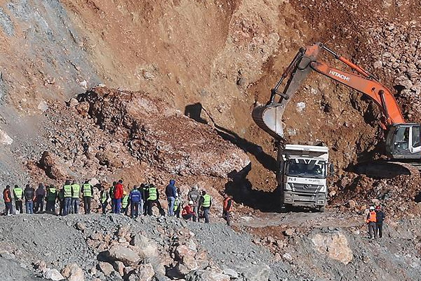 Siirt'teki maden ocağında bir işçinin daha cenazesine ulaşıldı