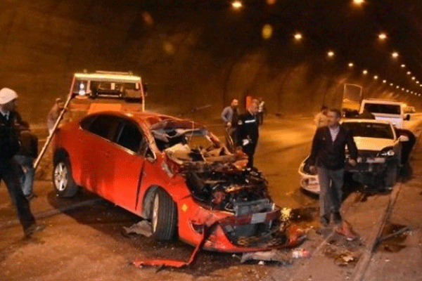 İzmir'de zincirleme kaza