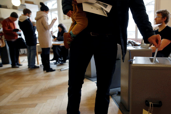 İsviçre'de nükleer enerji referandumu