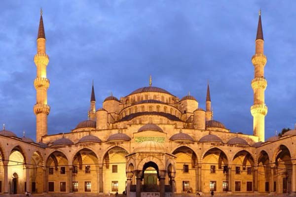 Sultanahmet Camisi için tarihi adım!