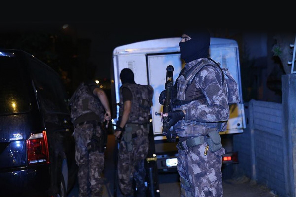 İstanbul'da IŞİD iddiasıyla operasyon