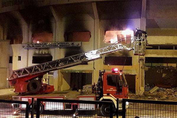 Bursa Atatürk Stadı'nda yangın