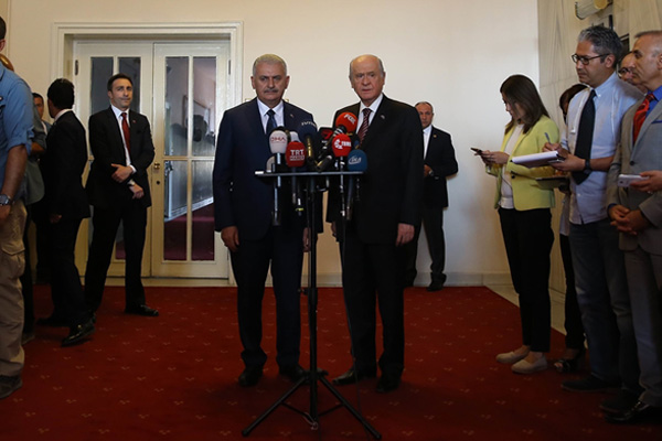 'Cumhurbaşkanlığı sisteminde Ak Parti ile MHP arasındaki iki pürüz'