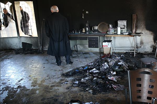 CHP binasını kundaklayan kişi adliyeye sevk edildi