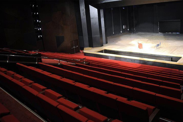 1 milyon 773 bin kişi tiyatroya gitti