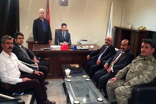 Derik’te yeni kaymakam Kafkas göreve başladı