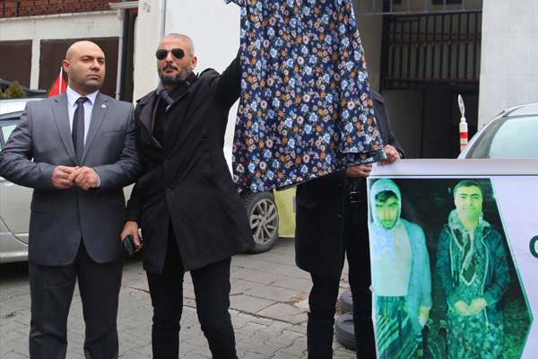 HDP önünde etekli eylem