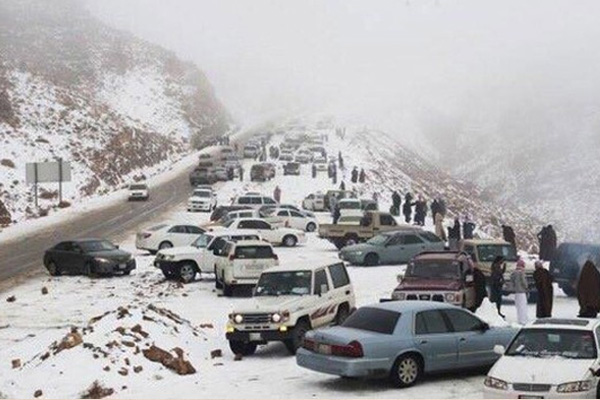 Suudi Arabistan'da Kasım ayında kar yağdı