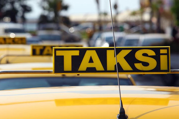 Taksiciler Uber'den şikayetçi