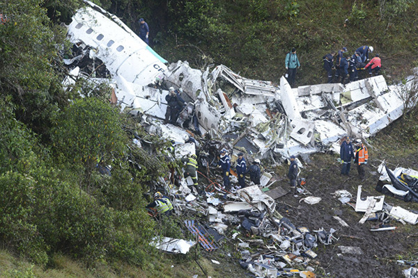 Brezilya'dan bir heyet uçak kazası için Kolombiya'da