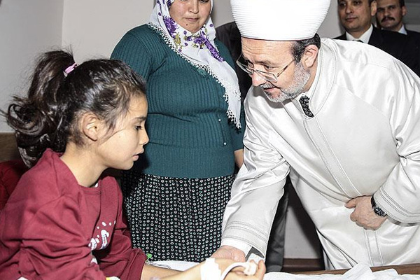 Görmez'den yangında yaralananlara ziyaret