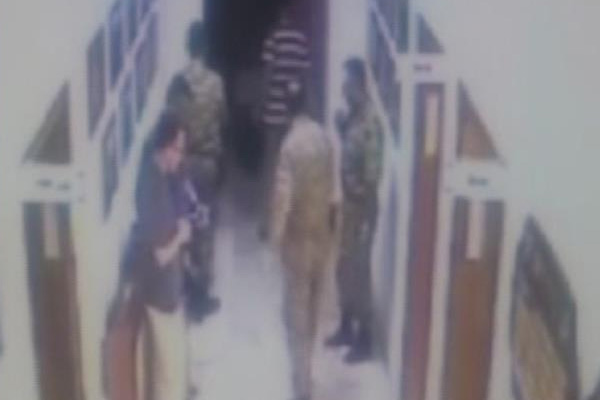 Gizli toplantılarda dikkat çeken unsur: Kurmay Albay Düzenli ve çantası