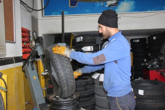 Lastikçilerde büyük yoğunluk