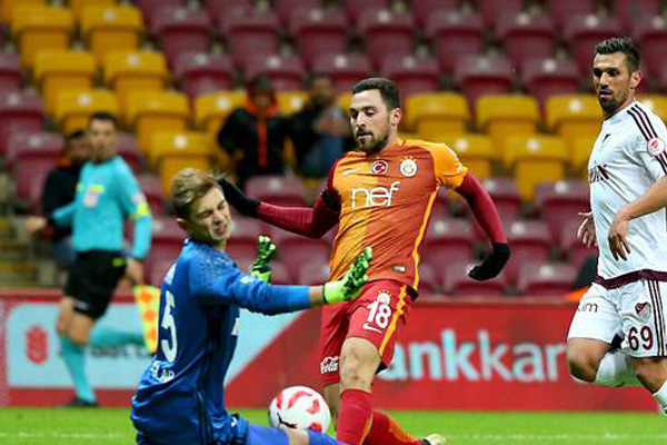 Galatasaray'da Sinan Gümüş isyan etti!