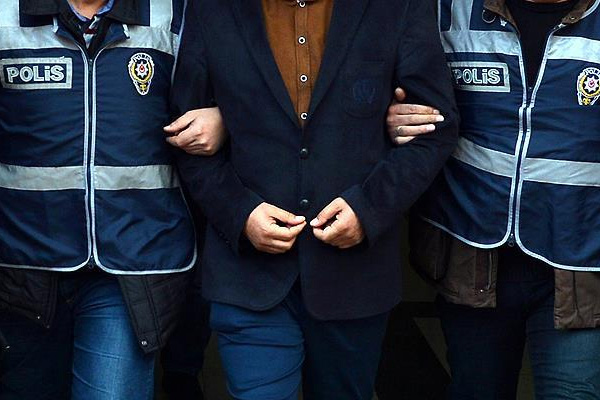 O şehirde FETÖ'nün imamları tutuklandı