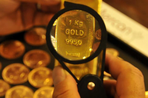 Altının onsu 10 ayın en düşüğünde