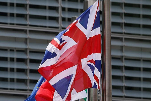 AB ülkelerinden İngilltere'ye göç arttı