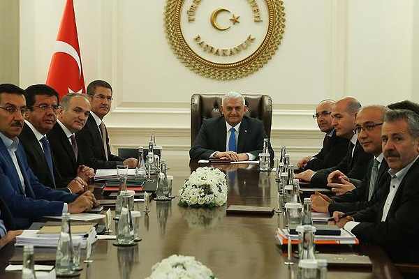 Başbakan Yıldırım'dan ekonomi toplantısı