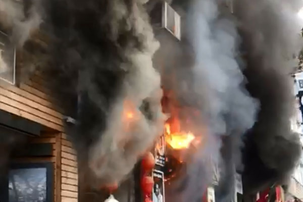 Kadıköy’de türkü barda yangın