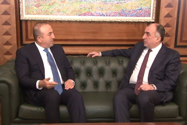 Çavuşoğlu Azerbaycanlı mevkidaşı ile görüştü
