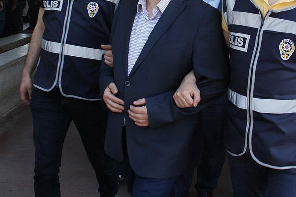 ByLock kullanan 14 kamu çalışanı tutuklandı