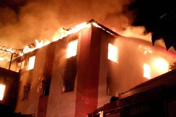 Adana'daki yurt yangınıyla ilgi 4 kişi tutuklandı!