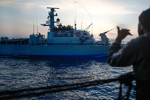 İsrail 2 Filistinli balıkçıyı gözaltına aldı