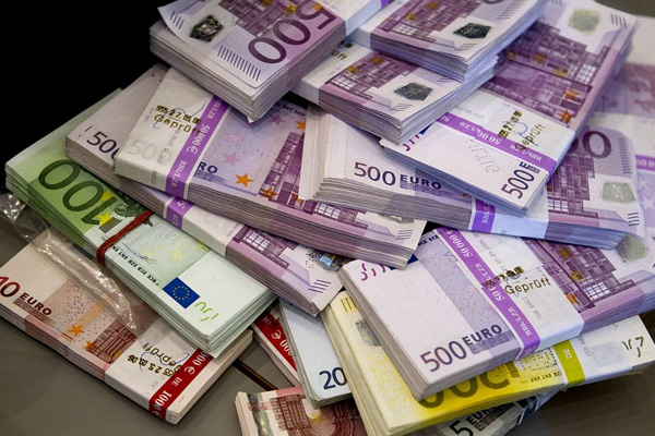 İtalya'daki referandum Euro'yu vurdu