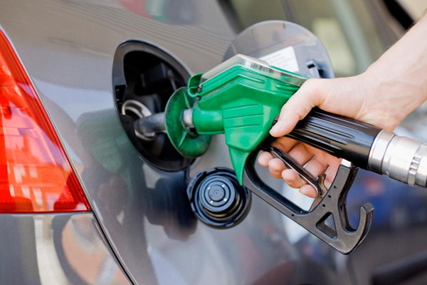 Benzine ve motorine zam