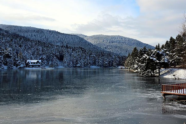 Gölcük Gölü buz tuttu
