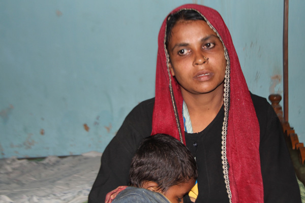 'Myanmar askerleri oğlumu yanan evin içine attı'