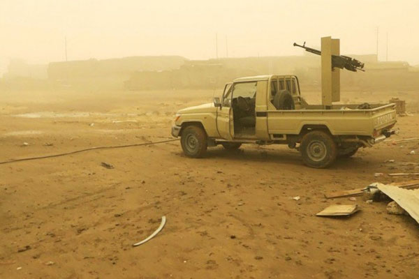 Şii milisler Musul'da kum fırtınasına takıldı