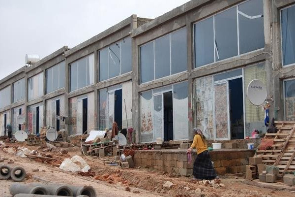 Fıstık Hali 60 Suriyeli aileye barınak oldu