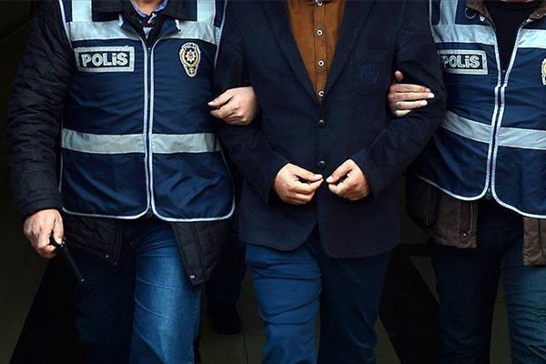 Diyarbakır'da 2 belediye başkanı gözaltında