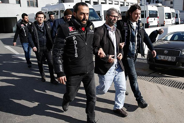 FETÖ'nün akademik yapılanmasında 14 tutuklama