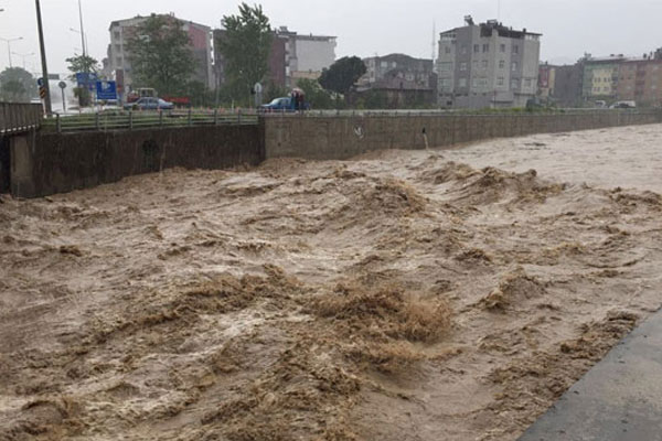 Tayland’da sel: 14 ölü