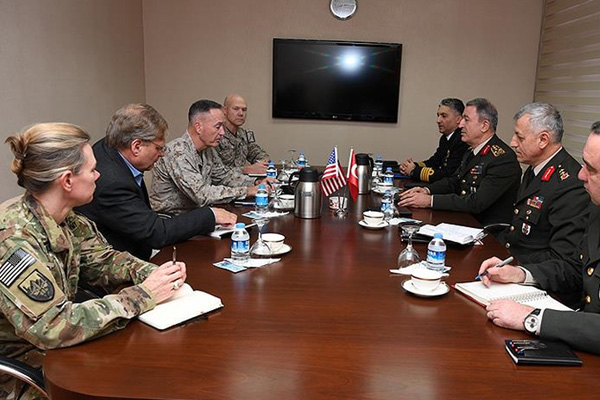 Akar ve Dunford arasında önemli görüşme