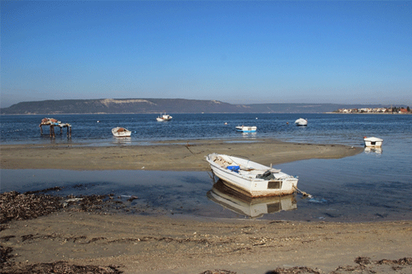 Çanakkale’de deniz 20 metre çekildi