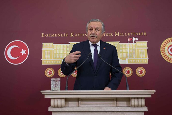 Adan: Halep’te süresiz ateşkes zaruridir