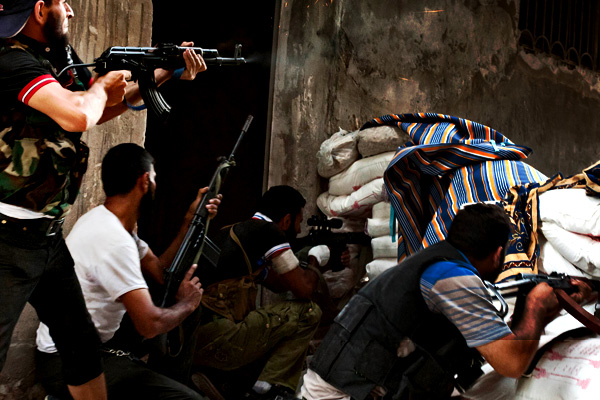 Halep'te direniş devam ediyor...