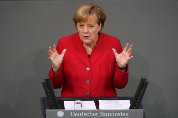 Merkel Müslümanlara savaş açtı