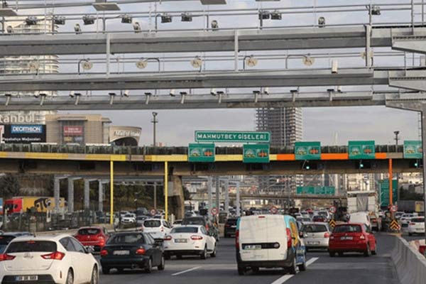 Mahmutbey Gişeleri’nde yıkım çalışmaları başladı