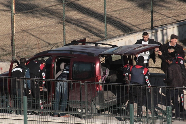 Adana’da 300 polisle uyuşturucu operasyonu