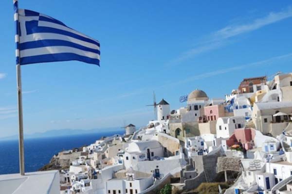 Yunanistan'da turizm cirosu arttı