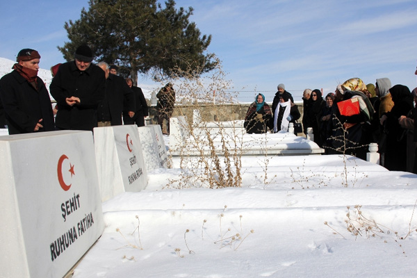 65 şehit asker dualarla anıldı