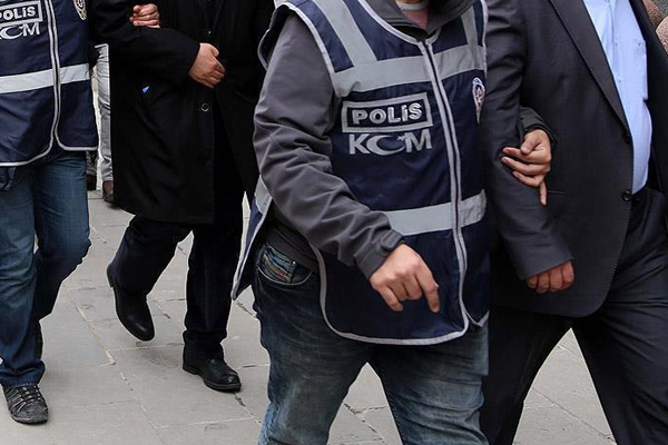 FETÖ'nün emniyet ayağına operasyonda 23 gözaltı