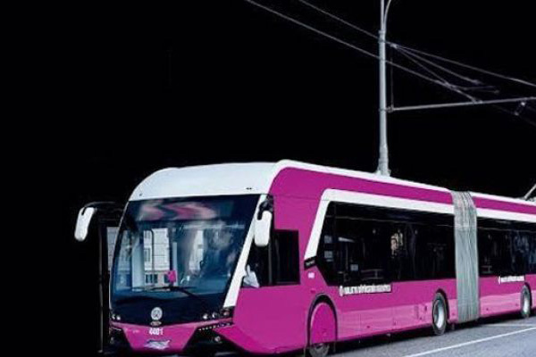 Malatya'da sadece kadınlar için 'Pembe Trambüs'